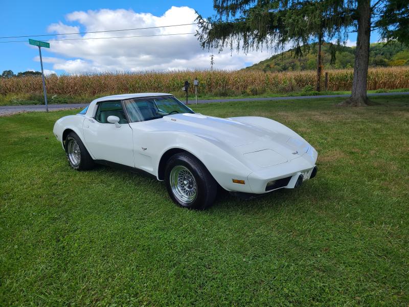 1979 White Chevy Corvette T-Top