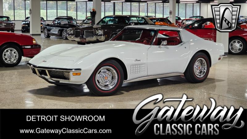 1971 White Chevy Corvette T-Top