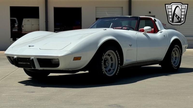 1979 White Chevy Corvette T-Top