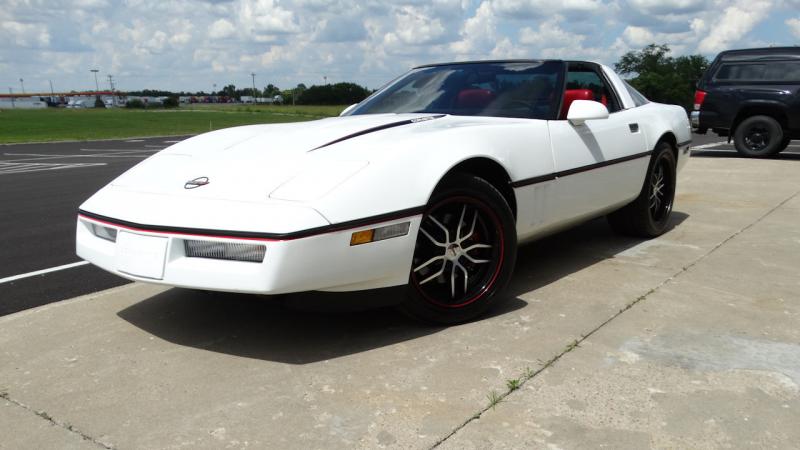 White 1989 Corvette Coupe id:90152