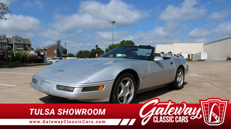 1996 Silver Chevy Corvette Convertible 1996 Silver Chevy Corvette Convertible