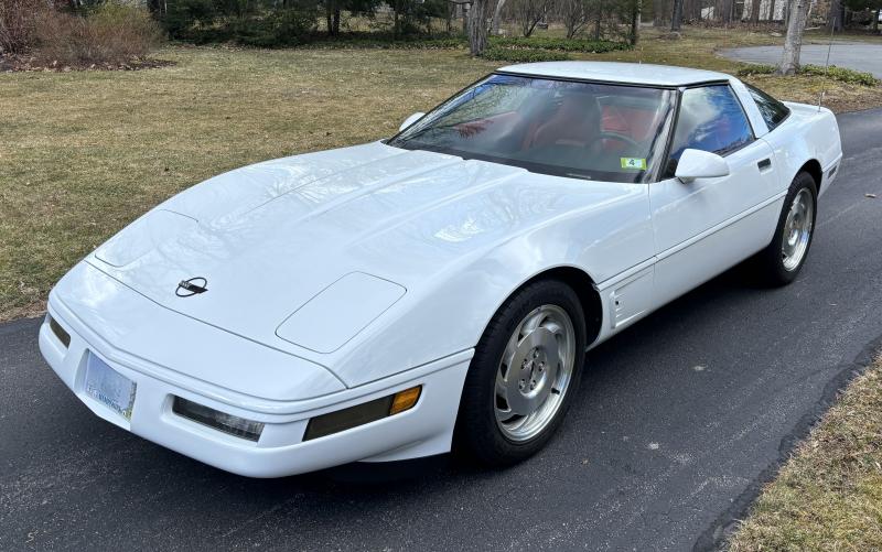 1996 White Chevy Corvette Coupe