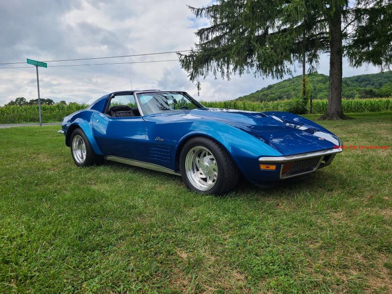 1970 Blue Chevy Corvette T-Top