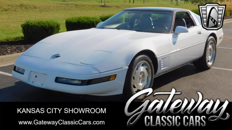 1995 White Chevy Corvette Coupe