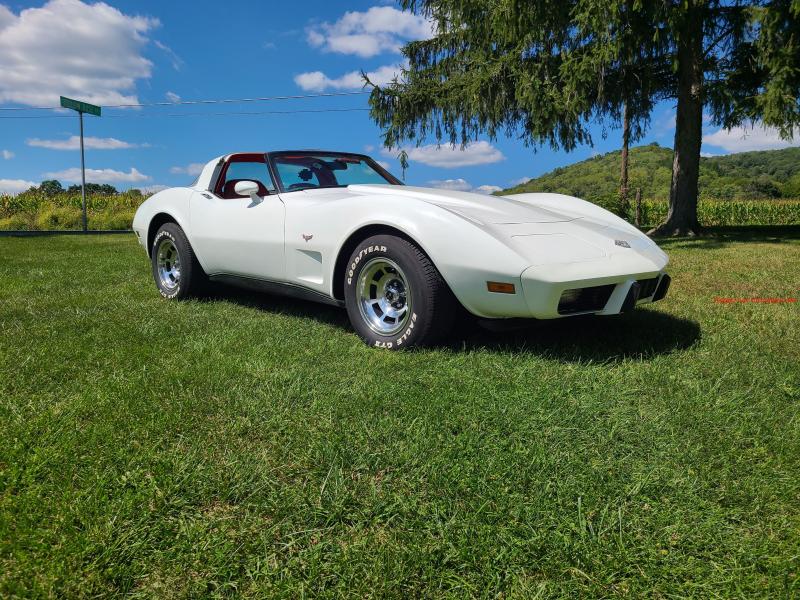 1978 White Chevy Corvette T-Top