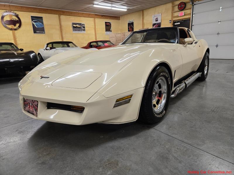 1981 Biege Chevy Corvette T-Top