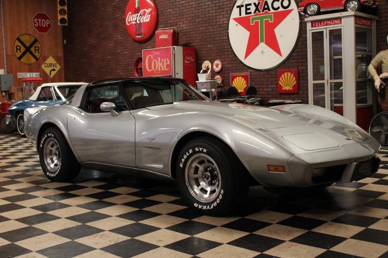 1979 Silver Chevy Corvette Coupe