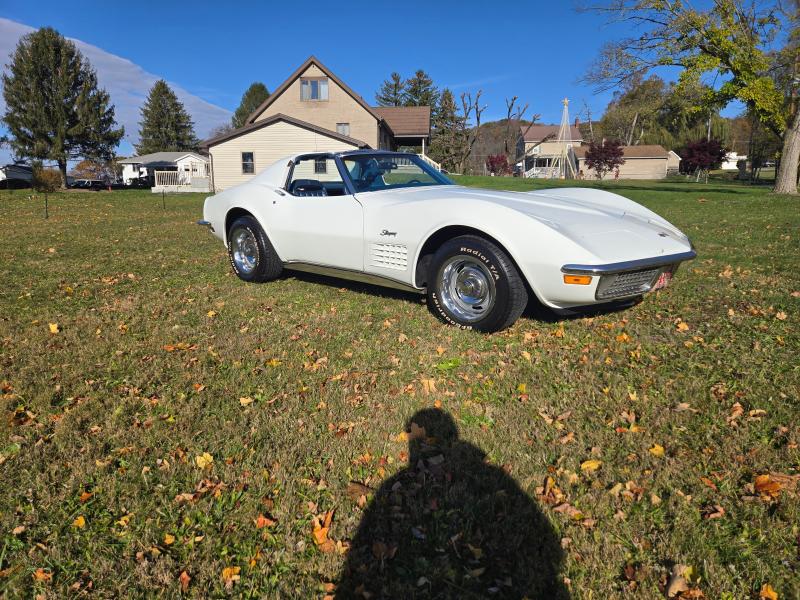 1971 White Chevy Corvette T-Top 1971 White Chevy Corvette T-Top