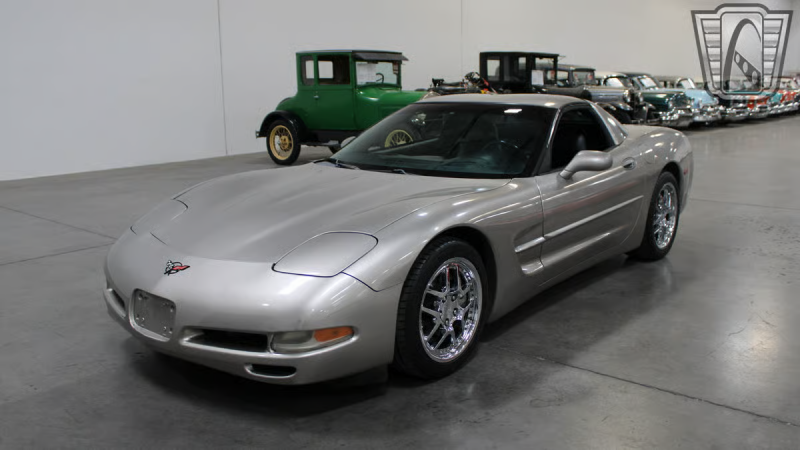 2000 Gray Chevy Corvette Coupe