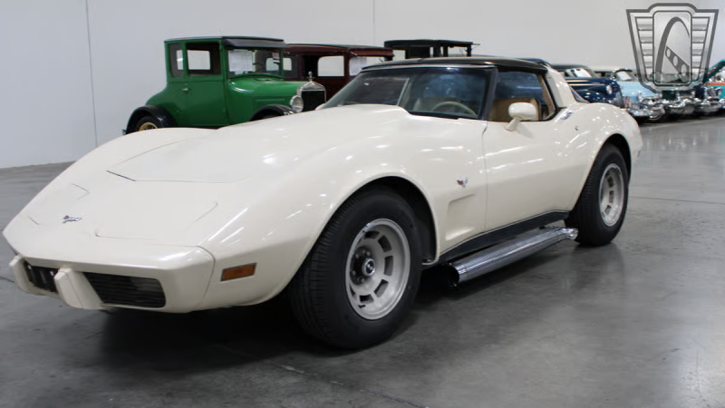 1979 White Chevy Corvette Coupe