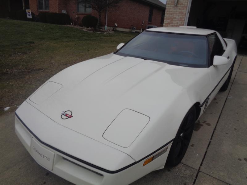 1986 White Chevy Corvette Coupe