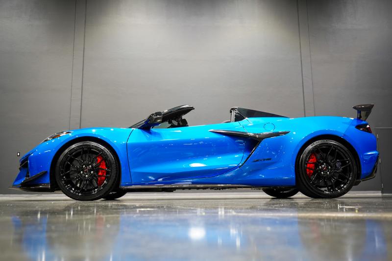 2025 RIPTIDE BLUE M Chevy Corvette Convertible