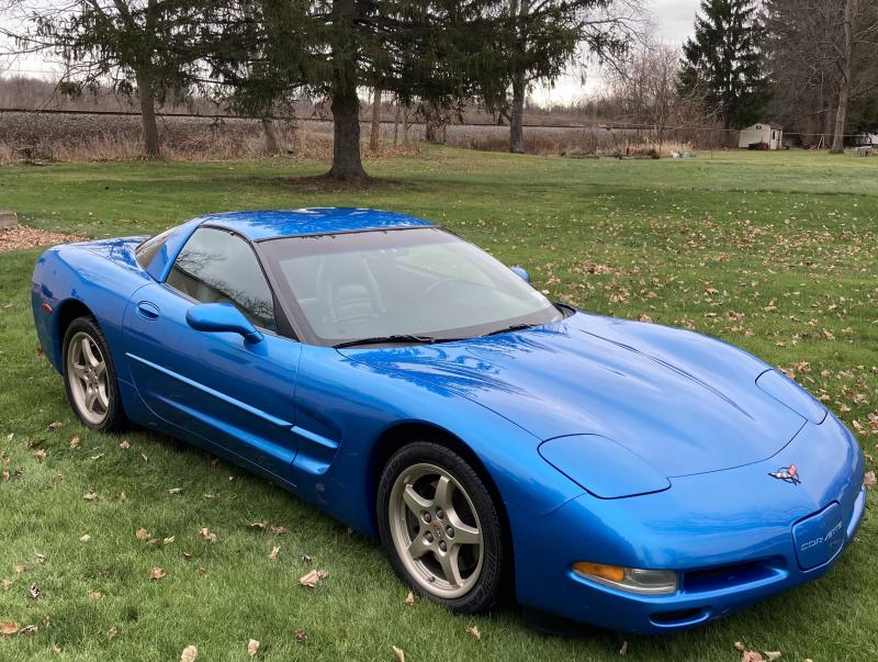 2000 blue Chevy Corvette Coupe
