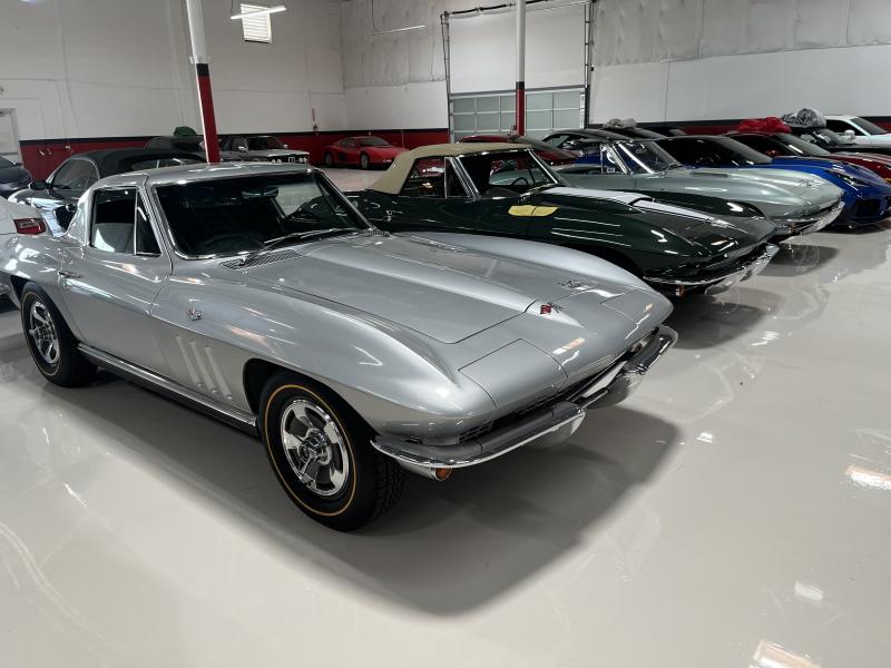 1966 Silver pearl Chevy Corvette Coupe